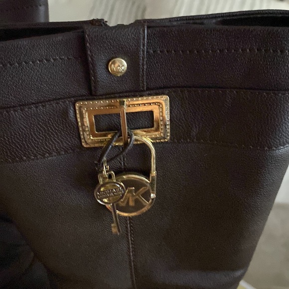 Michael Kors children’s size 5 brown boot. - Picture 5 of 5